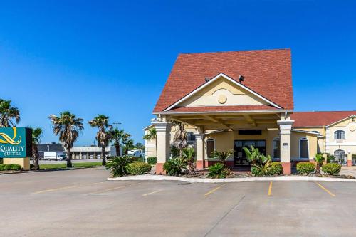 Фотографии гостиницы
Quality Suites North