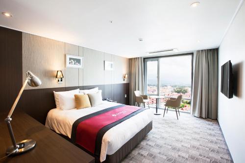 Фотография гостиницы Ramada by Wyndham Jeju City Hall