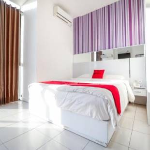 Фотографии гостевого дома
RedDoorz near Terminal Batu Ampar