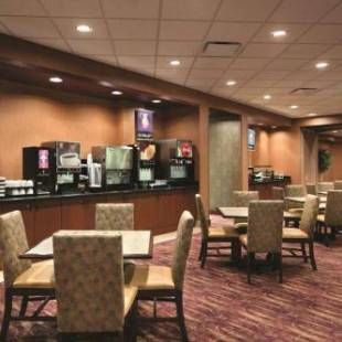 Фотографии гостиницы
Embassy Suites Minneapolis - North