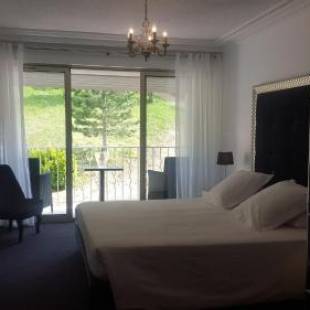 Фотографии гостиницы 
            Hôtel Les Deux Lions