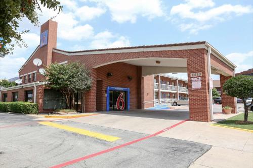 Фотография гостиницы Motel 6-Plano, TX - Plano Northeast