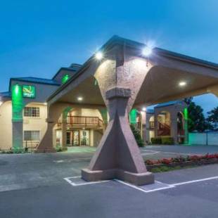 Фотографии гостиницы 
            Quality Inn & Suites Redwood Coast