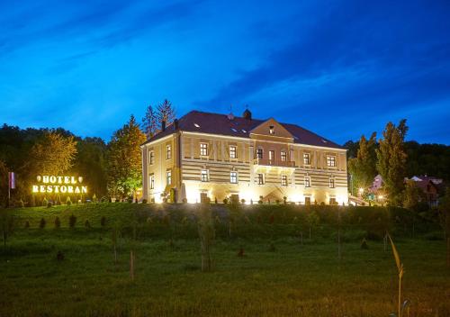 Фотография гостиницы Hotel & Restoran Dvorac Gjalski
