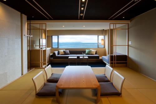 Фотография мини отеля Awaji International Hotel The Sunplaza