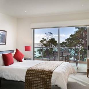 Фотографии апарт отеля 
            The Waves Apartments