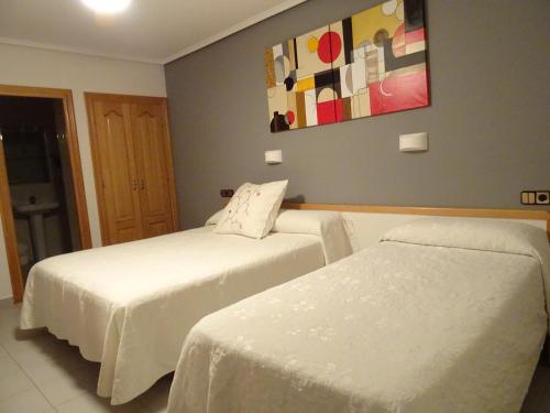 Фотография гостевого дома Hostal Pirineos Ainsa