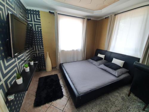 Фотографии гостевого дома
Airport Luxury Apartman 42