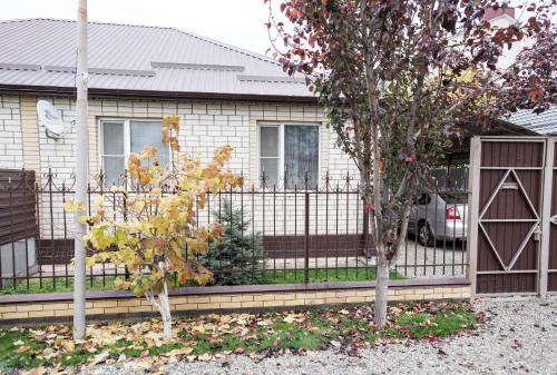 Фотография гостевого дома Уютный домик с двумя спальнями