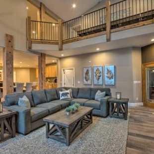 Фотография гостевого дома Sleek Reno-Lake Tahoe Retreat, 4 Mi to Ski Mt Rose