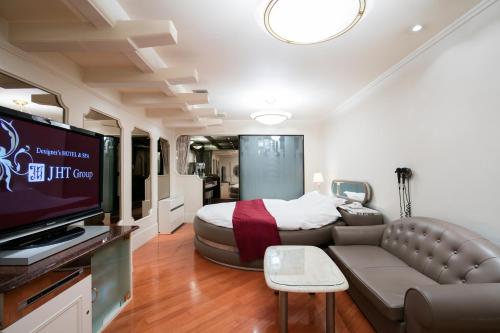 Фотография гостиницы HOTEL PERRIER (Adult Only)