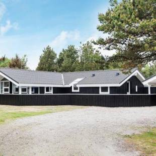 Фотографии гостевого дома 
            Four-Bedroom Holiday home in Blåvand 4