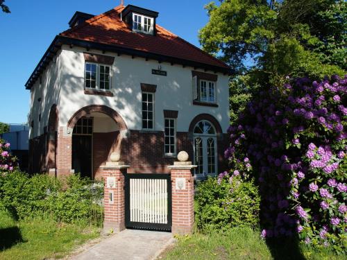 Фотография Коттеджа Stately Villa in Bergen near the Forest