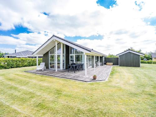 Фотография гостевого дома Holiday home Tarm XLIV