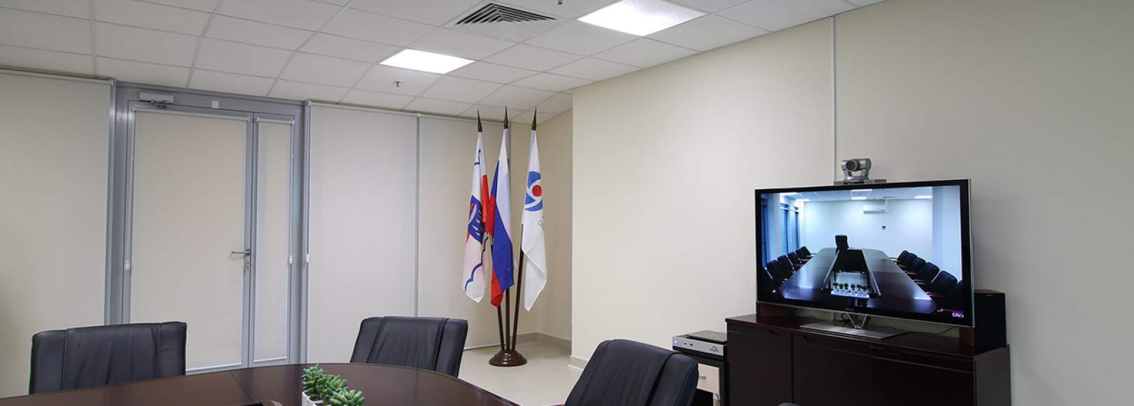 Фотография конференц-зала Зал заседаний на 16 человек