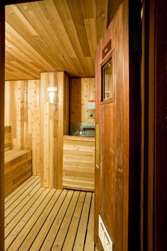 Фотография гостиницы Crowne Plaza Arlington, an IHG Hotel