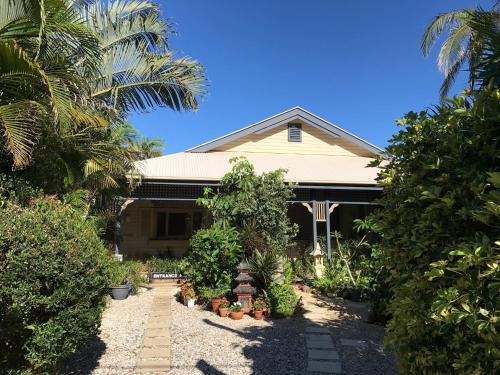 Фотография мотеля Tallow Beach Motel - Adults Only