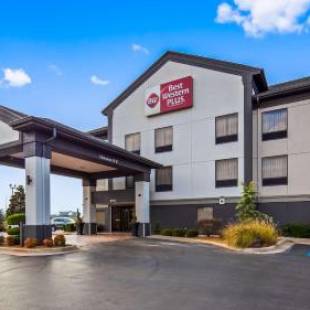 Фотографии гостиницы 
            Best Western Plus Midwest City Inn & Suites