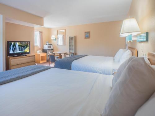 Фотография мотеля Shasta Pines Motel & Suites