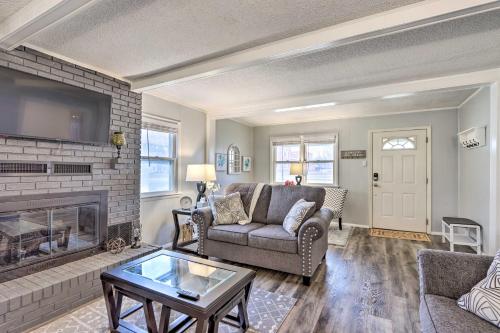 Фотография гостевого дома Walkable and Updated Nevada Home Family Friendly!