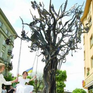 Фотография памятника Дерево счастья