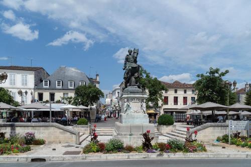 Фотография гостиницы Hôtel Le Valois, Cognac Centre