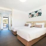 Фотография гостиницы Nightcap at Golden Beach Tavern