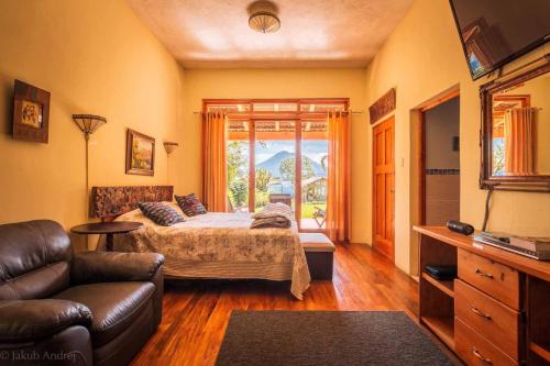 Фотография гостевого дома Lake Front Suite