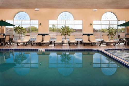 Фотография гостиницы Country Inn & Suites by Radisson, Milwaukee West (Brookfield), WI