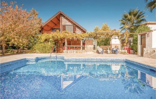 Фотография гостевого дома Holiday home Urb. Majamón, Parcela