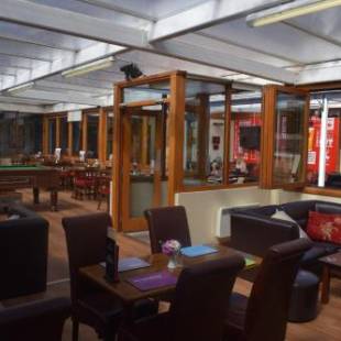 Фотографии мини отеля
Cheers Cafe Bar & Tavern