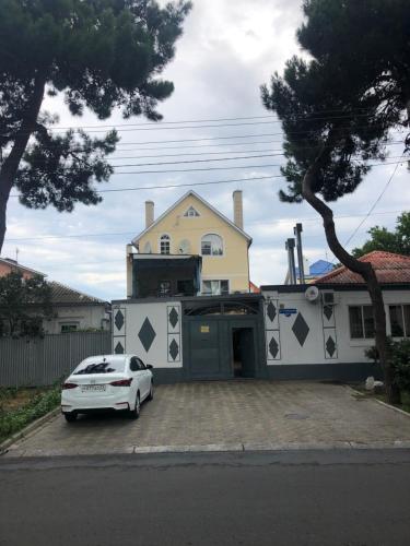 Фотографии гостевого дома 
            Ирина на Самбурова, 81а