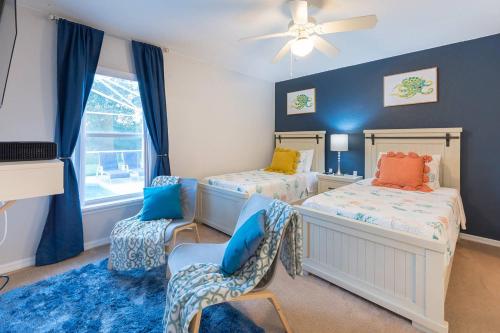 Фотография гостевого дома Lake View Pool Home