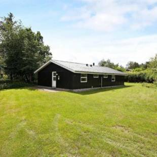 Фотографии гостевого дома
Three-Bedroom Holiday home in Knebel 30