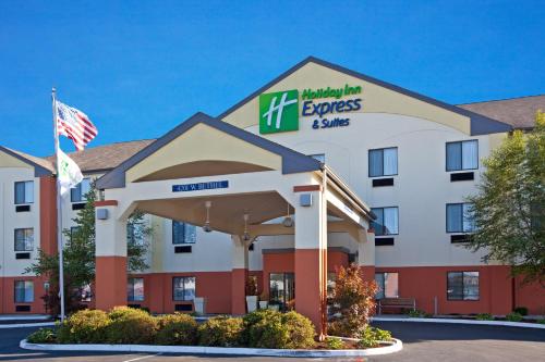 Фотография гостиницы Holiday Inn Express & Suites - Muncie, an IHG Hotel