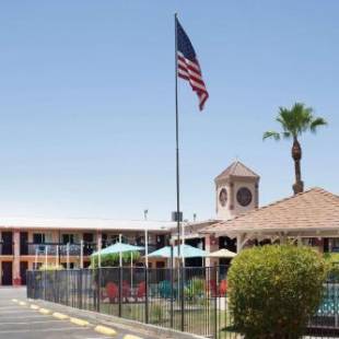 Фотографии гостиницы 
            Howard Johnson by Wyndham Yuma