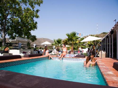 Фотография кемпинга Fuente del Lobo Bungalows - Adults Only