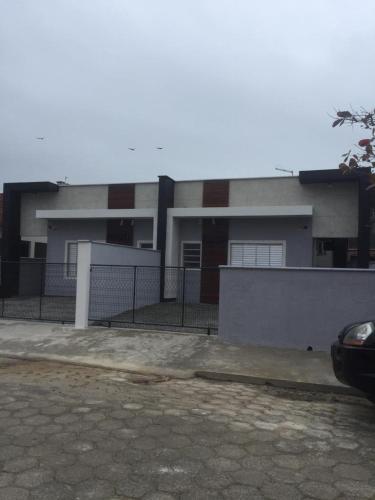 Фотографии гостевого дома
Casa Enseada 3 quartos para até 6 pessoas ótimo preço