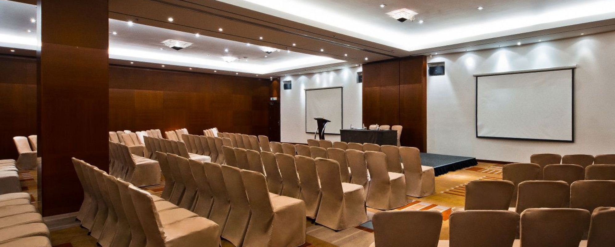 Фотографии банкетного зала Саргсян