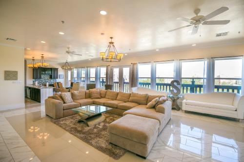 Фотография апарт отеля Modern, Spacious Condos with Luxury Amenities