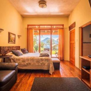 Фотографии гостевого дома
Lake Front Suite