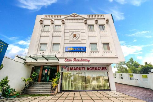 Фотография гостиницы FabHotel Sam Residency Gandhipuram - Fully Vaccinated Staff