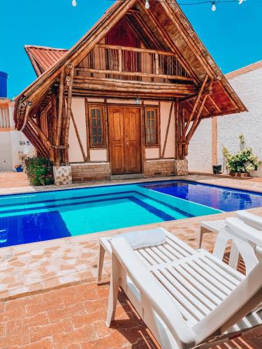 Фотография гостевого дома Hostal Victoria Club A&C