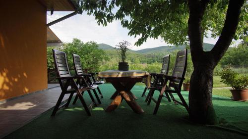 Фотография гостевого дома Dombtető Vendégház