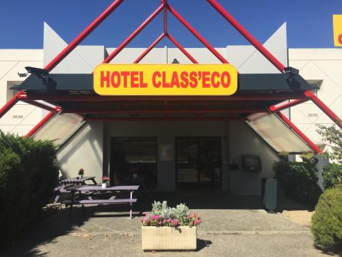 Фотография гостиницы Hotel Class'Eco Carcassonne