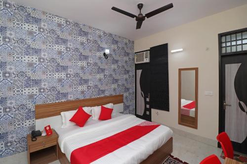 Фотографии гостиницы 
            OYO 17425 Dwarka Palace