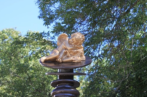 Фотографии памятника 
            Скульптура Нулевой километр любви