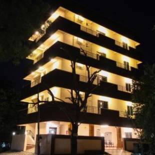 Фотографии гостиницы
Treebo Trip Riyas Grand