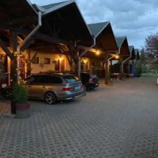 Фотографии мотеля
Schröder's Motel in Döbrichau