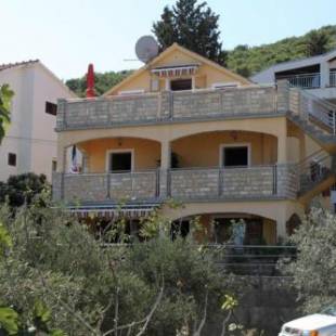 Фотографии гостевого дома 
            Apartments with a parking space Preko, Ugljan - 8428